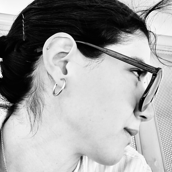 Meet your Posher, Miriam gabriela - Picture 1 of 1